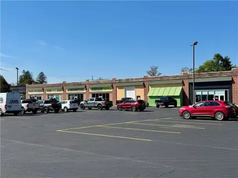 Retail Space with Front Entrance