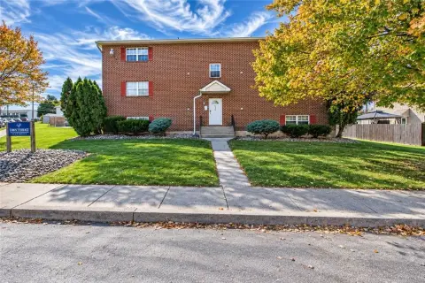 12-Unit Garden-Style Apartment Building