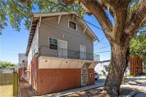 New Orleans Mixed-Use Corner Property