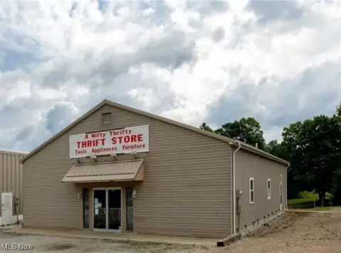 Commercial Building in Prime Location