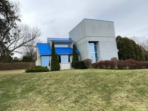 Highway Commercial Office Building
