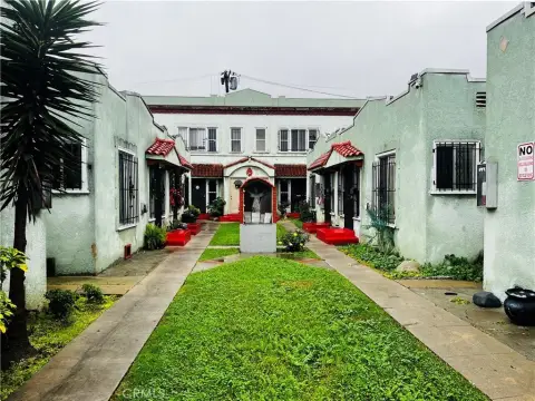 Los Angeles 10-Unit Apartment Building