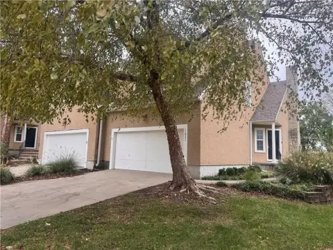 Remodeled 4-Bedroom Duplex