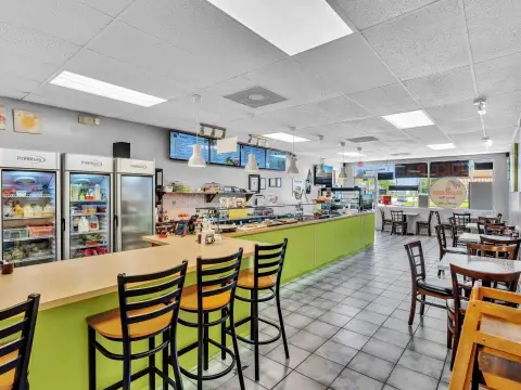 Established Juice Bar on Hallandale