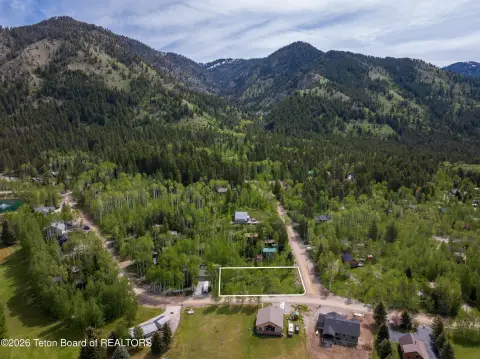 Corner Lot in Star Valley