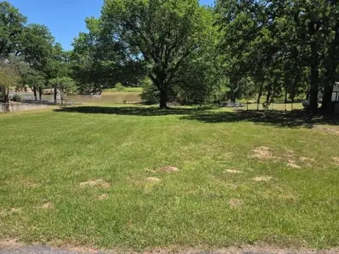 Waterfront Lot in Eufaula, OK