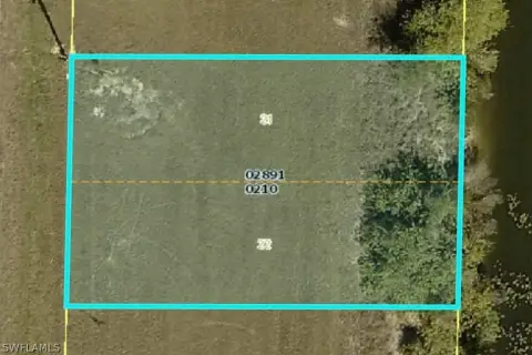 Residential Land in Cape Coral