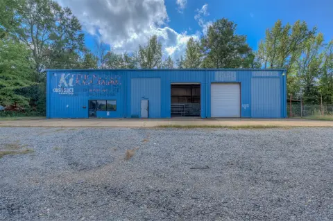 Warehouse with Central Air