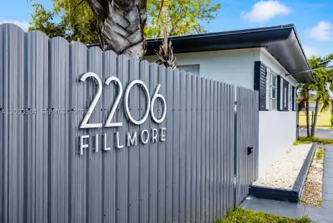 Turnkey 10-Unit Apartment Property