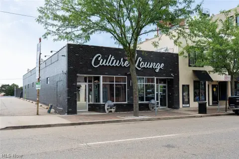 Operating Restaurant with Outdoor Patio