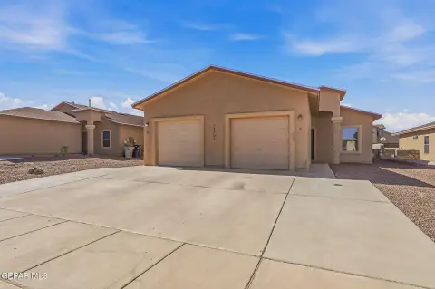 Eastside Duplex in Tierra Del Este