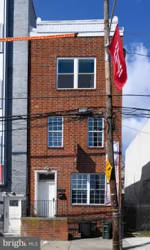 Student Housing Residence with Roof Deck