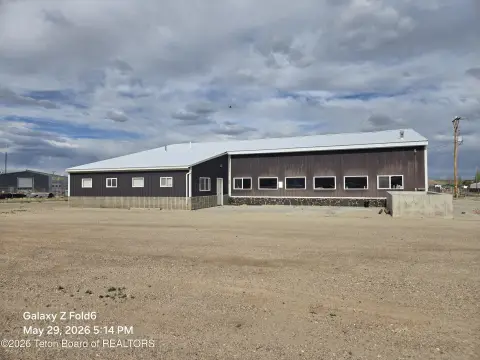 Automotive Service Building with Office