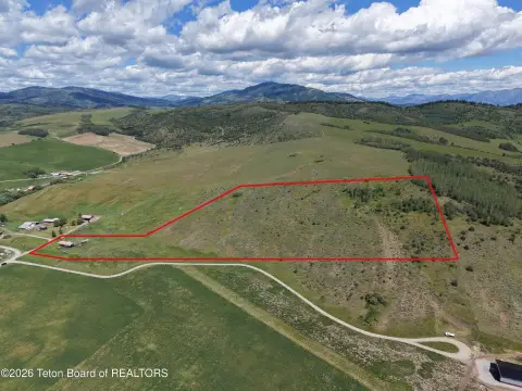 Fenced Mountain Pasture Ranch Land
