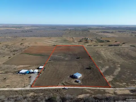 12 Acres in Floresville, Texas