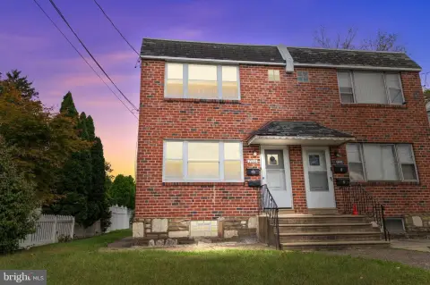 Philadelphia Duplex with Income Potential
