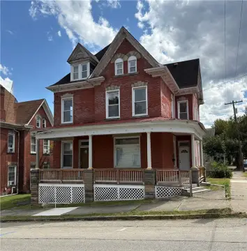 Three-Unit Studio Income Property