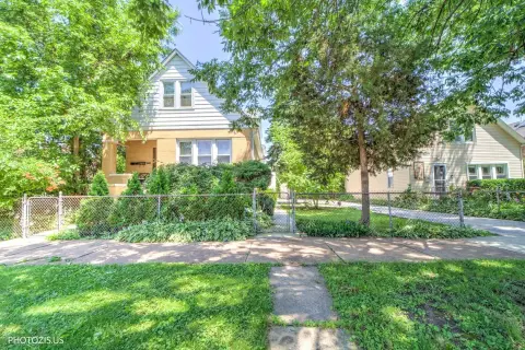 Mixed Duplex and Single-Family Home
