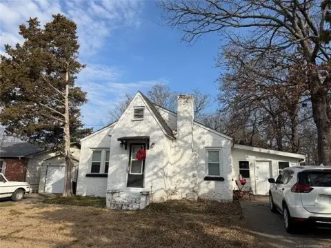 Tahlequah Duplex on Corner Lot