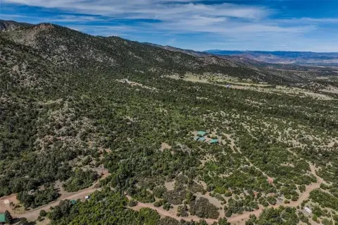 40 Acres with Mountain Views