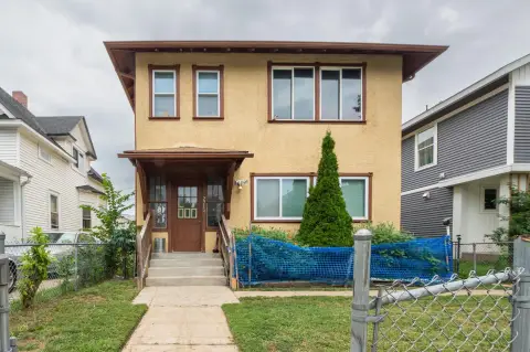 Up/Down Duplex with Detached Garage
