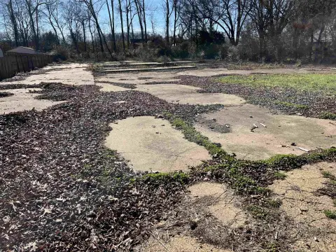 Level Lot in Memphis