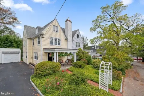 Twin Home with Central Air