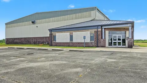 Metal Warehouse with Concrete Floors