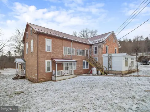 Six-Unit Apartment Building on Three Acres