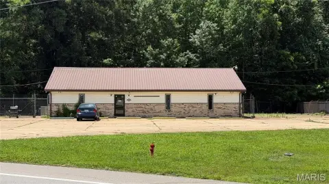 Mixed-Use Building with Highway Frontage