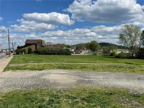 Commercial Lot on 7th Street