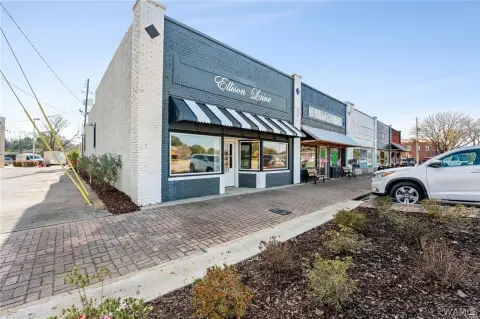 Historic Commercial Building in Moundville