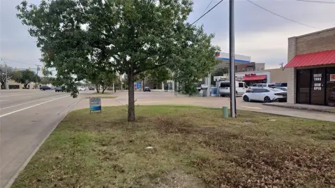 Retail Space Near Downtown Mansfield