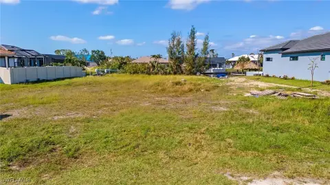 Gulf Access Canal Lot