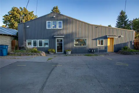 Mixed-Use Building with High Ceilings