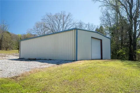 Spacious Warehouse on 3 Acres