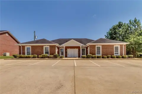 Multi-Tenant Office Building For Lease