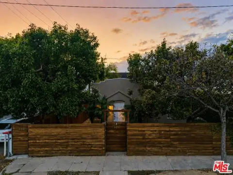 Updated Venice Triplex with Income