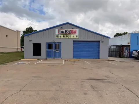 Neighborhood Retail Building