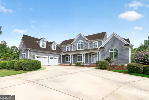 Equestrian Farm with Riding Arena