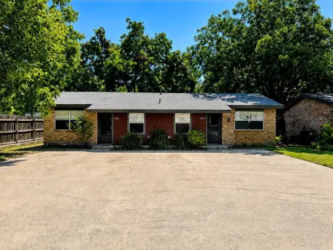 Single-Story Duplex with Driveway Parking