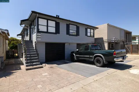 Triplex with Yard Space