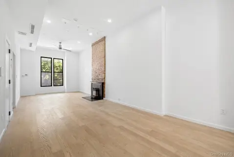 Three-Family Townhouse with Sauna
