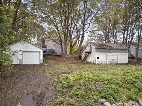 Garage-Improved Commercial Land