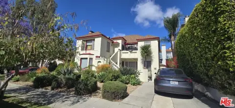 Miracle Mile Multifamily Trophy Property