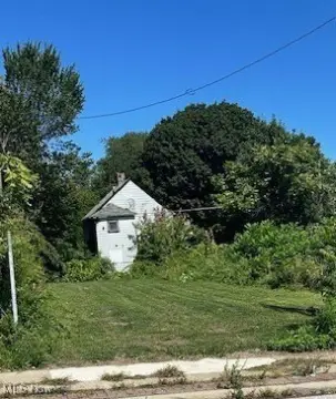 Residential Land in Cleveland, OH