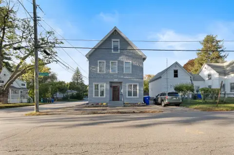 Duplex with Separate Utilities