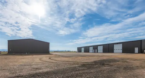 8-Unit Flex Space Property