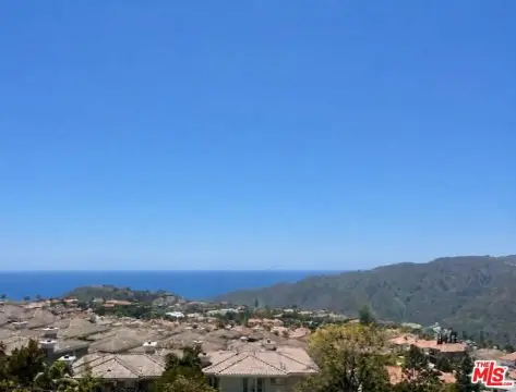 Ocean View Homesite in Palisades