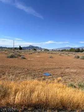 Spacious Land with Mountain Views